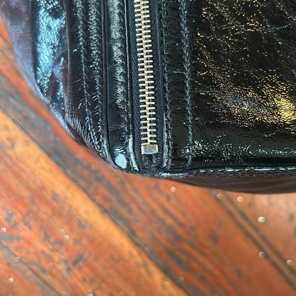 Authentic Yves Saint Laurent Patent Leather Shoulder Bag - Picture 6 of 13
